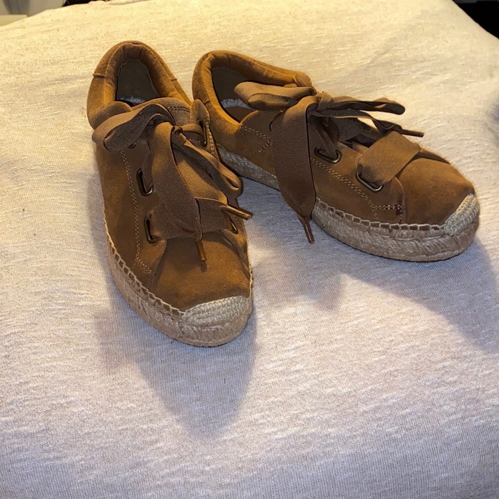Size 6.5 women’s Brianna Espadrille Sneakers comfortable chestnut suede and ties